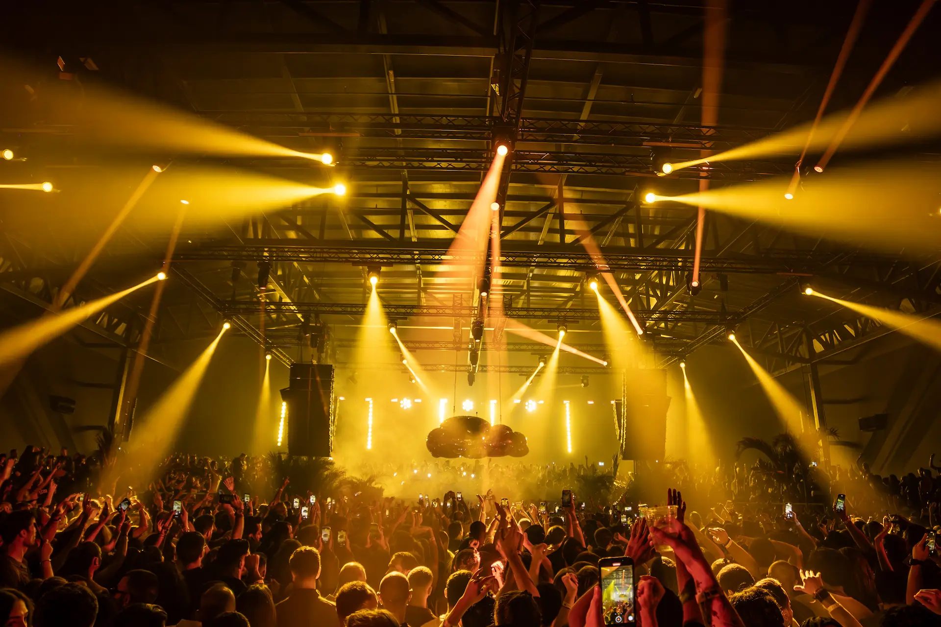 Lighting and dance-floor atmosphere at HIVE DXB